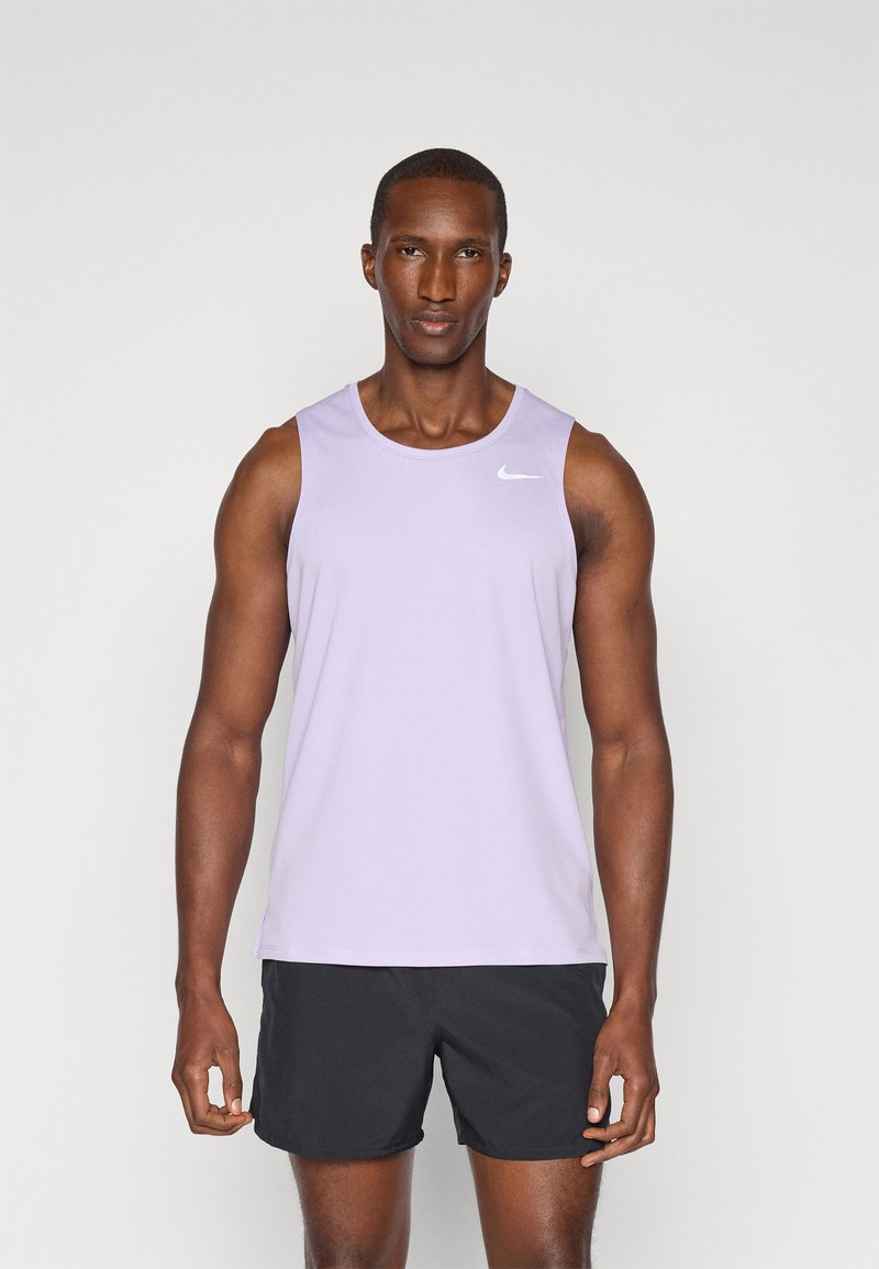 Nike Performance - MILER TANK - Top - hydrangeas/reflective silver, Ampliar