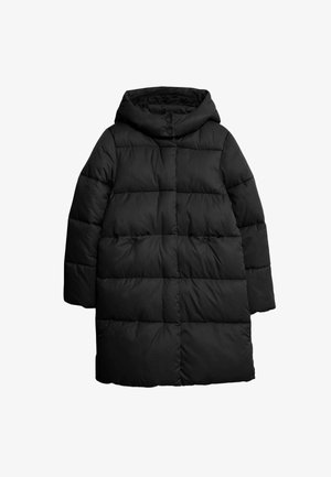 Cappotto imbottito nero con cappuccio, caratterizzato da un design trapuntato, grandi sezioni rettangolari e chiusure a bottone al collo e alle tasche.