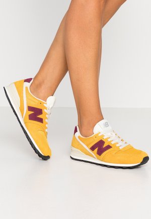 Baskets basses - yellow