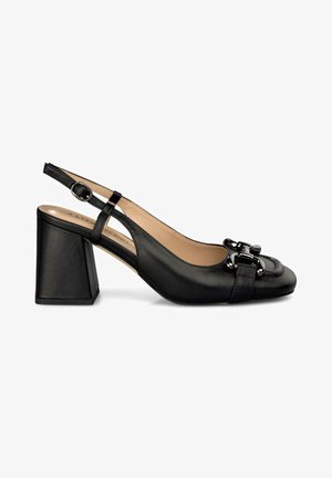 Schwarze Leder-Slingback-Schuhe mit quadratischer Zehenpartie, rechteckigem Blockabsatz und dekorativem schwarzen Schnallendetail am Vorderriemen.