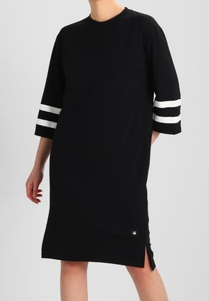 Sukienka z dżerseju