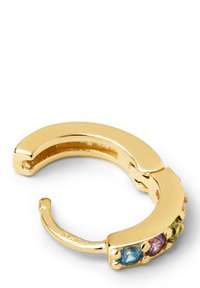 Boucles d'oreilles créoles en métal doré, avec une finition brillante, ornées de pierres précieuses multicolores intégrées à la base, présentant une courbure lisse et sans fermoir visible.