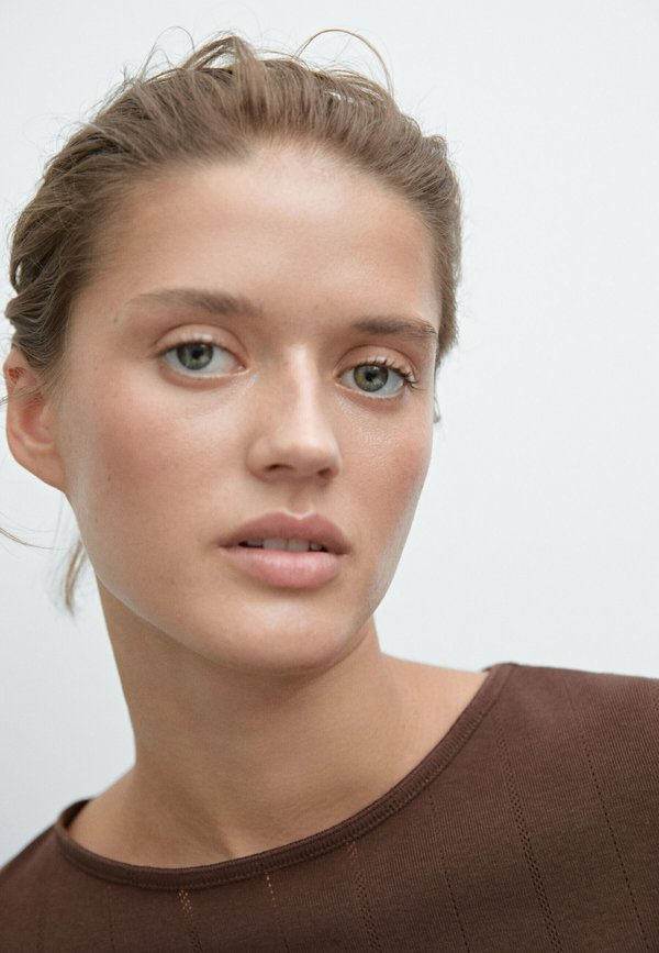 POINTELLE - Basic T-shirt - bordeaux3