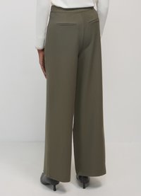 Calliope Pantalon classique - verde militare scuro