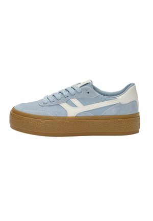 Trainers - blue