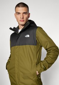 The North Face M QUEST ZIP-IN JACKET - EU - Lauko striukė - forest olive/black