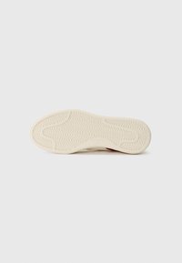 Tamaris Baskets basses - offwhite comb