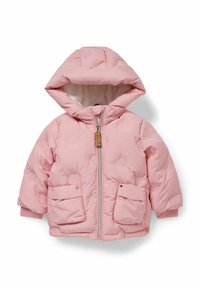 Giacca imbottita rosa con cappuccio, chiusura a zip e due tasche anteriori a toppa. Fodera interna in materiale morbido, con texture trapuntata.