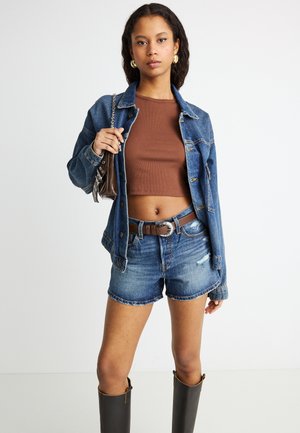 501® CURVE - Τζιν σορτς - happy vibes