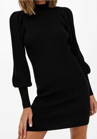 Vestito nero a costine con collo alto, forma aderente e maniche lunghe puff, caratterizzato da una finitura testurizzata e una lunghezza corta.