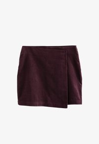 Unselected, berry red