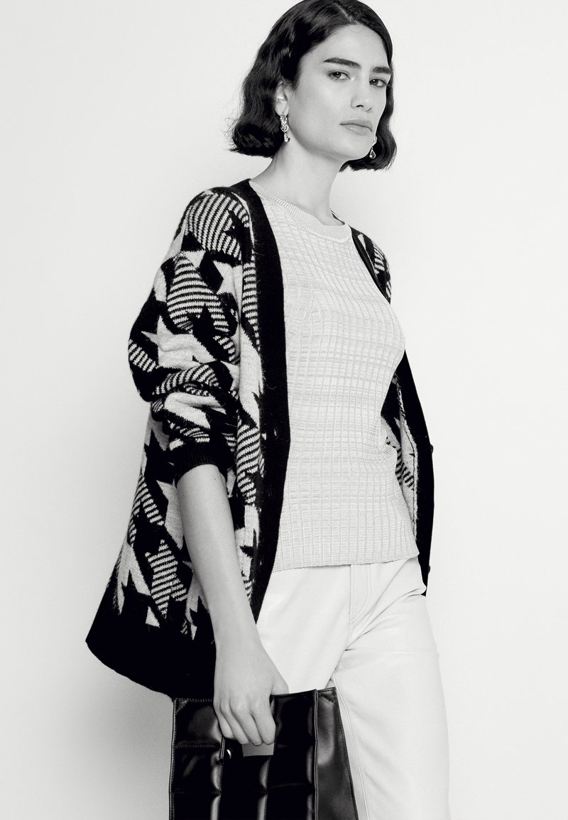 Damen Strickjacken | SUMMERY Copenhagen DORA CARDIGAN Strickjacke black/schwarz - EX50644 Damen Strickjacken | SUMMERY Copenhagen DORA CARDIGAN Strickjacke black/schwarz - EX50644