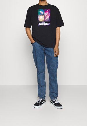 YOURTURN by Zalando, T-shirt imprimé - black