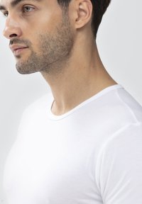 Thumbnail Image 4