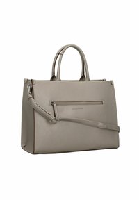 Bolso tote de cuero gris con asas dobles, correa de hombro removible y un bolsillo frontal con zipper. Textura suave y diseño minimalista.