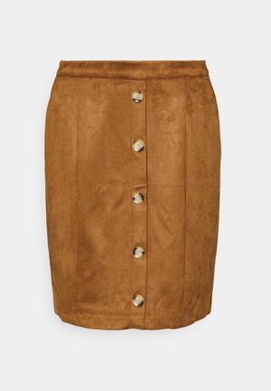 Jupe crayon en daim marron avec cinq boutons sur le devant et une taille cintrée, présentée sur un fond neutre.