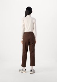 Tommy Hilfiger SLIM - Pantaloni chino - legacy brown