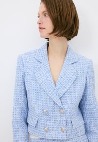 Thumbnail Image 5