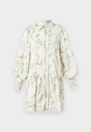 Rochie florală cu mâneci bufante, bază albă și flori verzi, închidere cu nasturi în față, talie strânsă, material texturat și manșete volan.