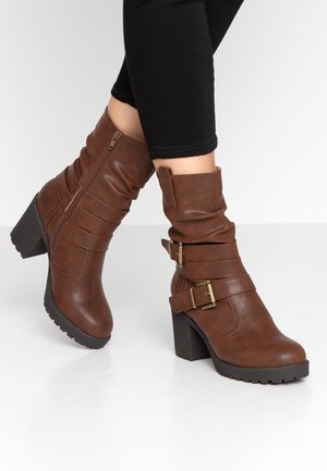 Botines con plataforma - brown