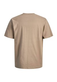 Beżowy t-shirt z krótkim rękawem wykonany z miękkiej bawełny, z klasycznym okrągłym dekoltem i prostą, gładką fakturą bez wzorów.