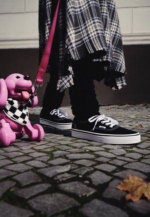 Vans, U AUTHENTIC - Маратонки - black