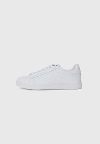 Unselected, white