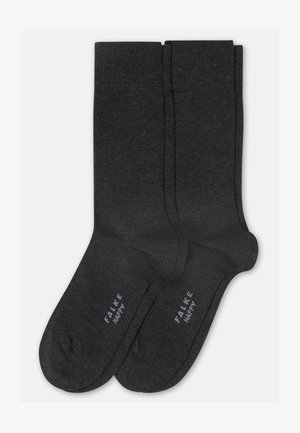 Due paia di calzini corti grigio scuro con la scritta "FALKE HAPPY" in grigio chiaro sulla suola, distesi su uno sfondo bianco.