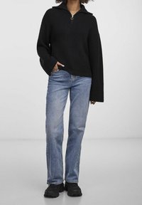 Pieces Sweter