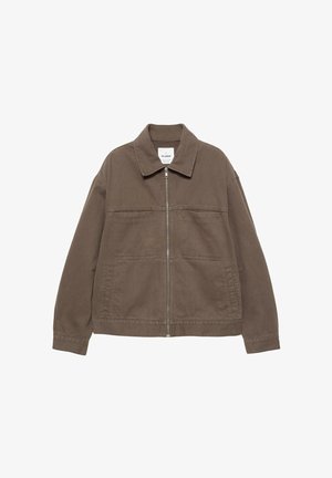 Giacca in cotone marrone con chiusura a zip, due tasche laterali, colletto e design a taglio dritto. Stile minimalista senza motivi.