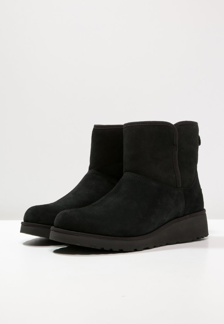kristin ugg black