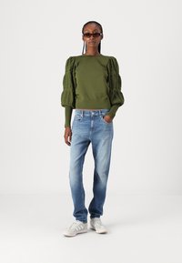 ONLY ONLMELITA O NECK - Jumper - winter moss