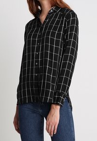 Banana Republic Blus - black