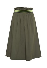 Falda verde oliva con un diseño fruncido, cinturilla con volantes y una banda elástica a rayas que presenta acentos en amarillo neón y negro.