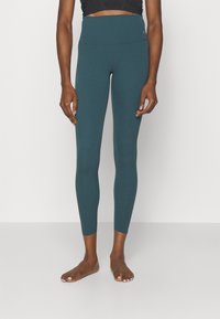 Nike Performance ZENVY HR 7/8 TGHT - Tajice - deep jungle