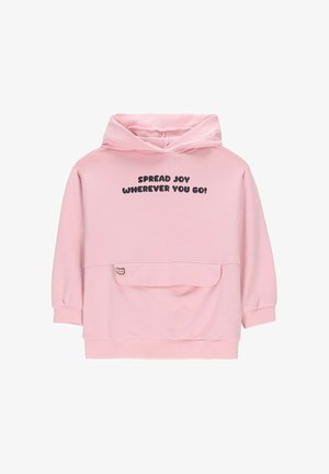 Różowa bluza z kapturem z czarnym napisem "ROZPRZESTRZENIAJ RADOŚĆ WSZĘDZIE, GDZIE PÓJDZIESZ!" oraz przednią kieszenią z małą metką w kształcie twarzy misia.