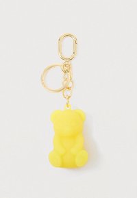 Kijelölve, mudec yellow