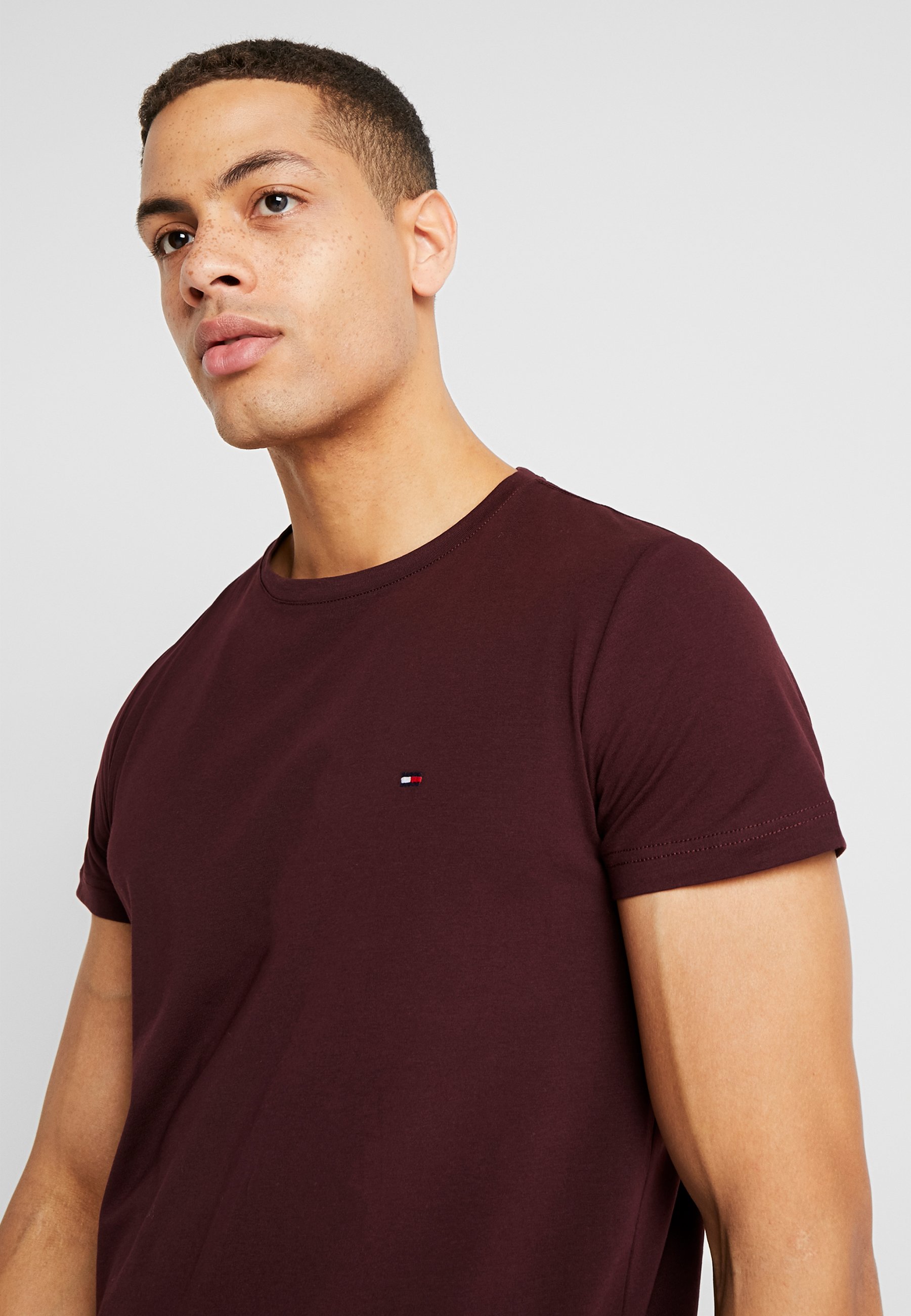 tommy hilfiger t shirt bordeaux