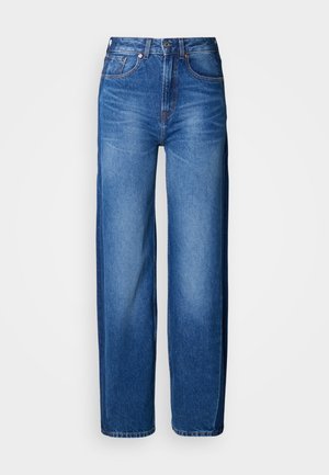 Blaa denim vidde-benet jeans med høj talje, som har fem lommer, bæltestropper og diskret falmning, syet med lysere tråd.