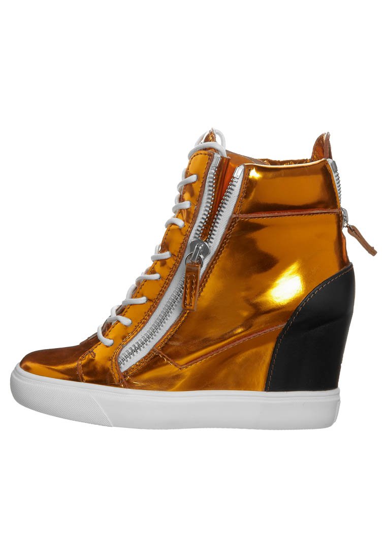 zanotti femme compensée