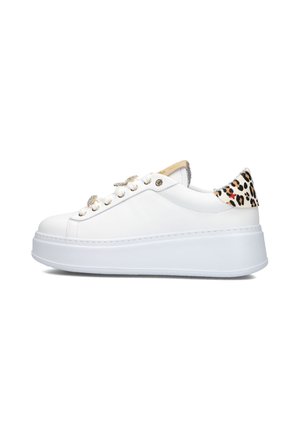 PIA - Sneaker low - wit
