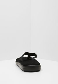 Teva VOYA - Sandalias de dedo - brick black