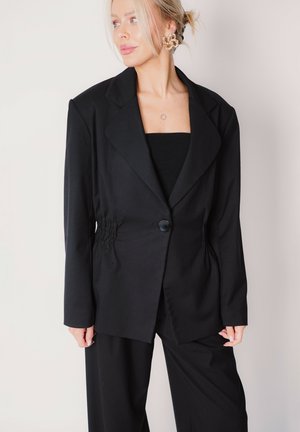 KAIA - Krótki płaszcz