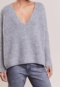 CLOSED Sweter