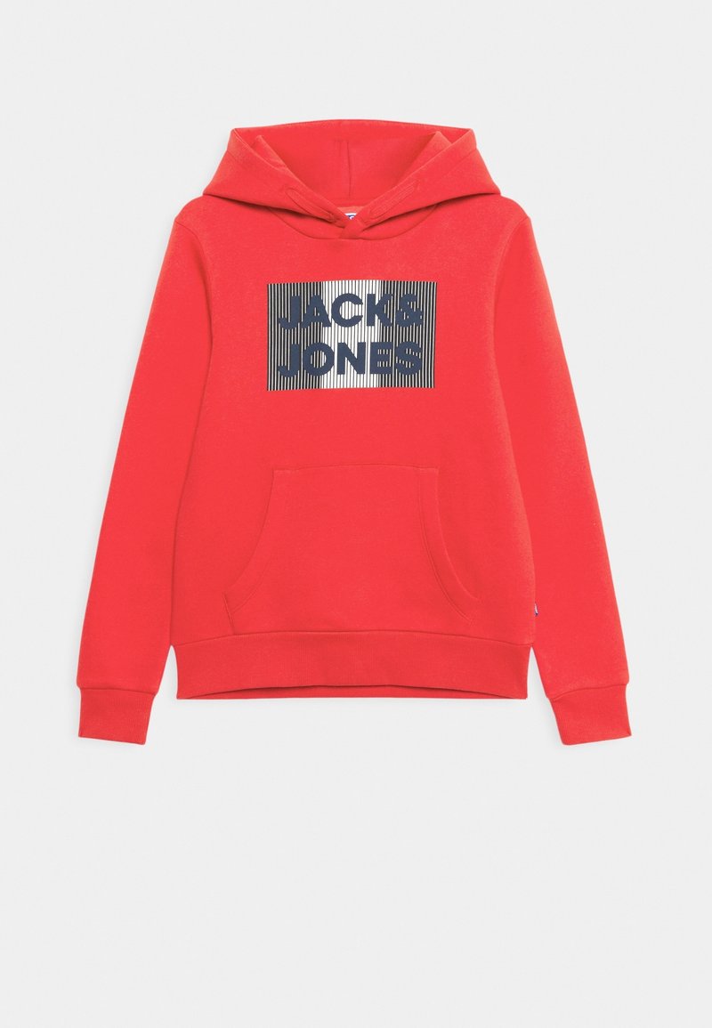 Sweat à capuche rouge avec une poche kangourou, orné d'un grand imprimé graphique en bleu marine et blanc avec la mention "JACK & JONES". Tissu doux, capuche ajustable.
