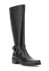 Stivale nero in pelle alto fino al ginocchio con design elegante, punta rotonda, tacco basso a blocco e dettaglio con cinturino e fibbia argentata.