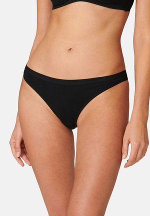 Zwarte bikini onderkant met een eenvoudig ontwerp, voorzien van een gladde stoftextuur, smalle tailleband en minimale bedekking.