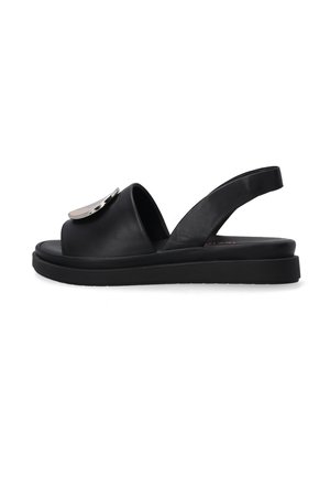 Sorte lædersandaletter i slingback-stil har en glat overflade, rund åben tå, tyk sål og en metallisk accent på overdelen.