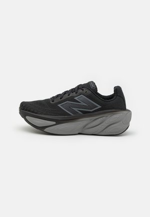 FRESH FOAM X MORE V4 - Road running shoes - black