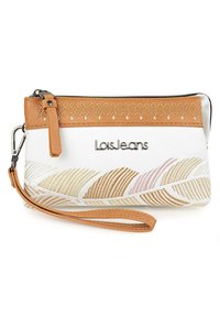 Bolso sintético blanco con acentos de cuero marrón claro, que presenta patrones de hojas bordadas en dorado y rosa, incluye una correa para la muñeca y un detalle del logo.